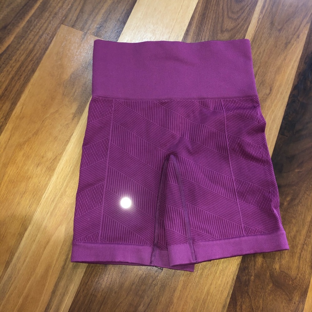 Lululemon bike shorts / spandex size 2!!